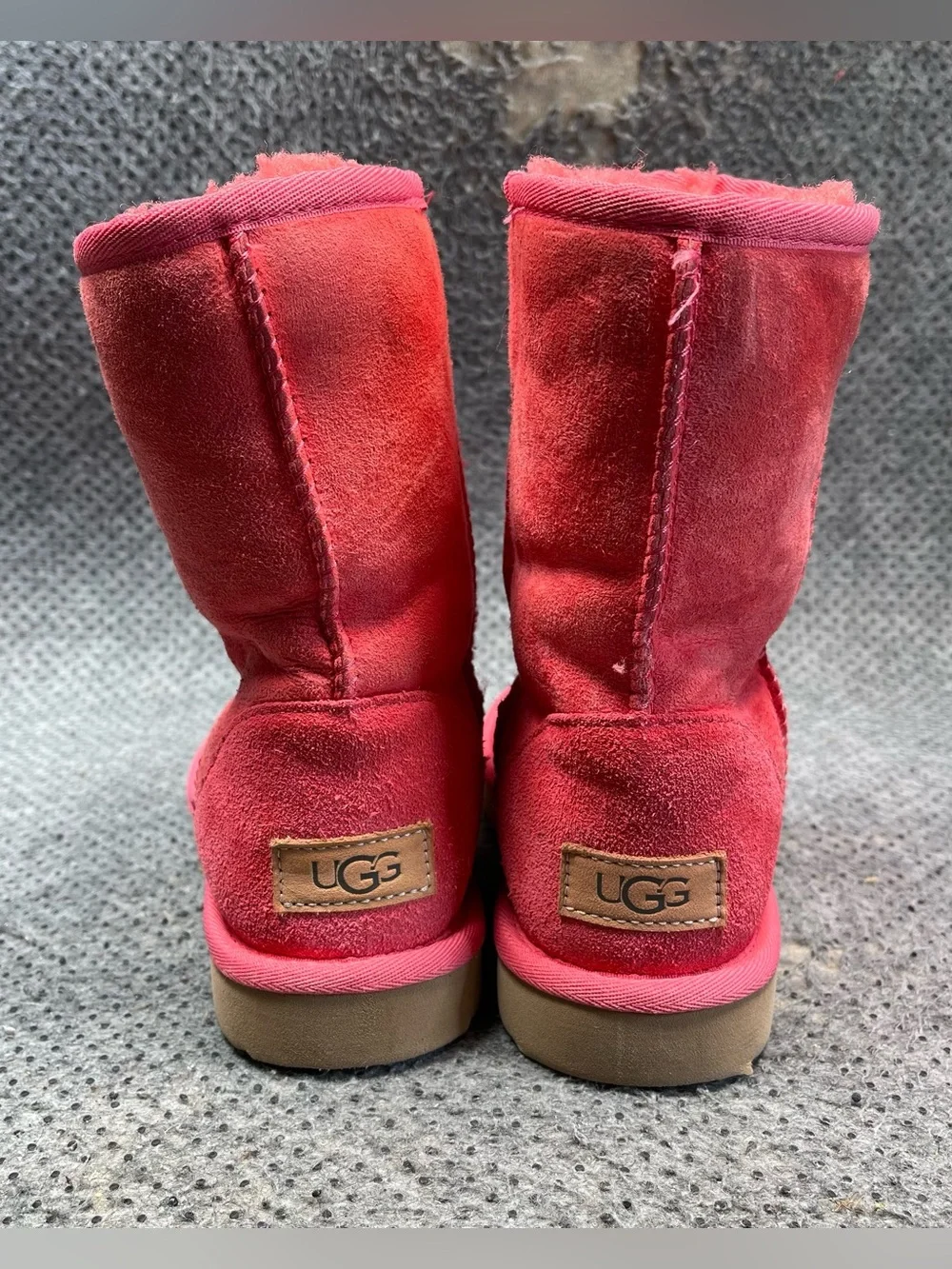 Ugg Classic II Short Pink Boots Size 6 Women’s